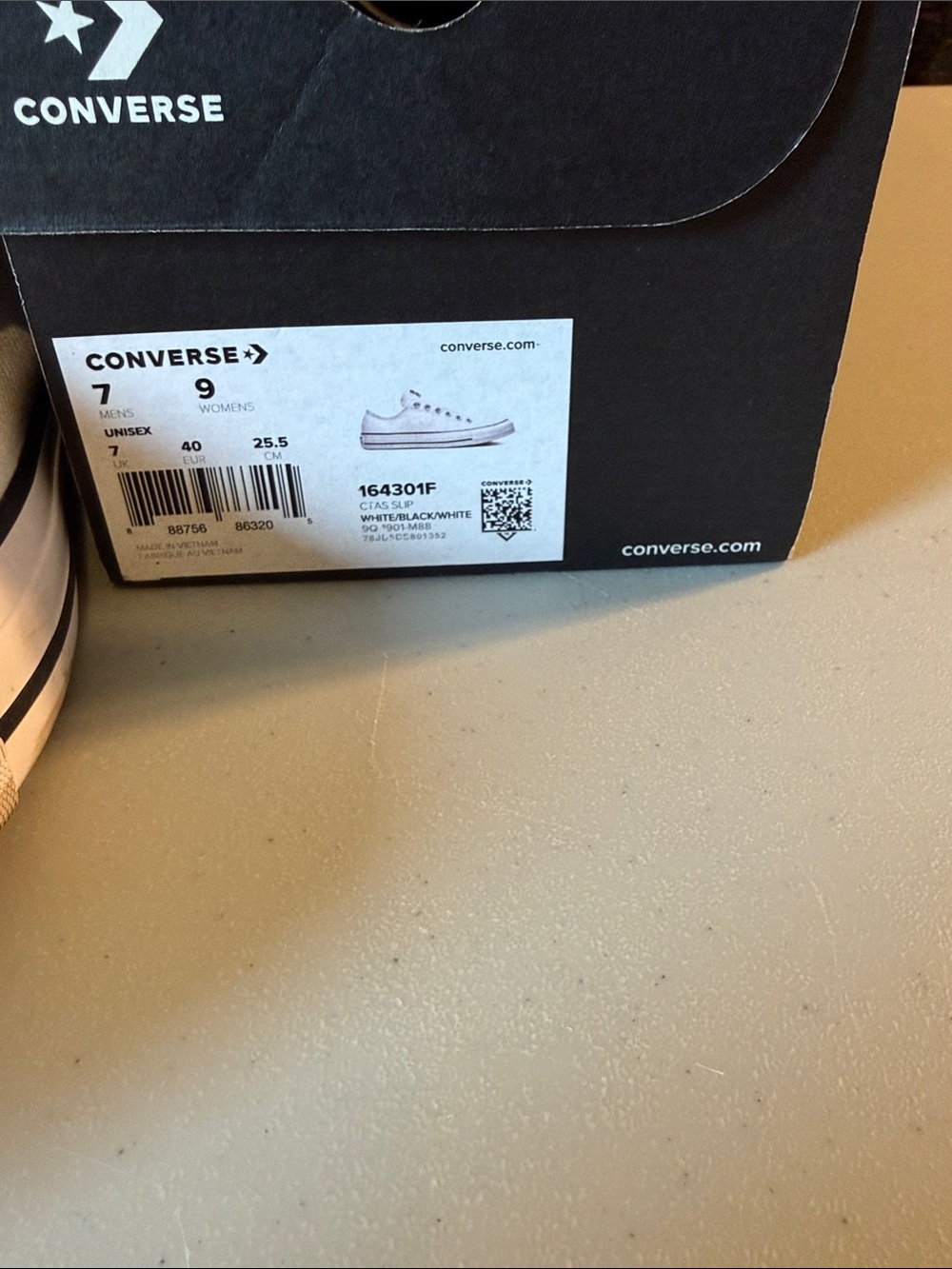 Converse White Low Top Slip-On Sneakers - Picture 2 of 9